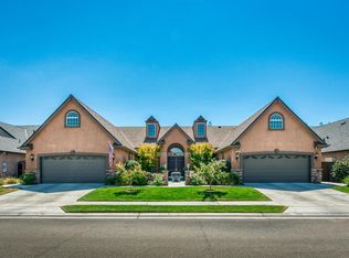 302 Warwick Ave, Clovis, CA 93619