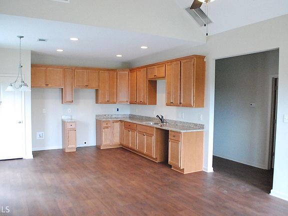 3rd image of 134 Brasch Park Dr #33