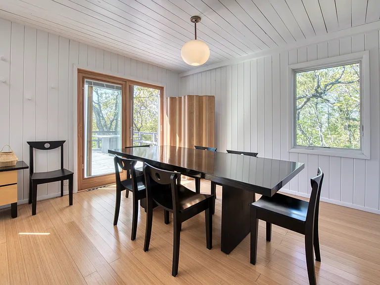 2045 Lake Dr — Photo 7