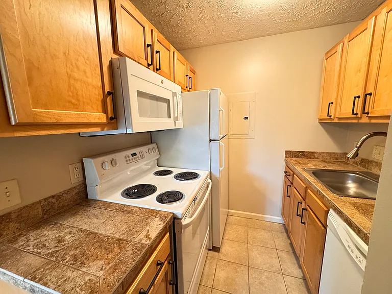 1520 D St #7 — Photo 1
