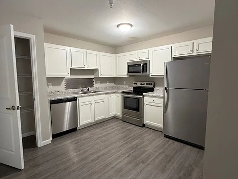 Cypress Ridge Apartments — Photo 29