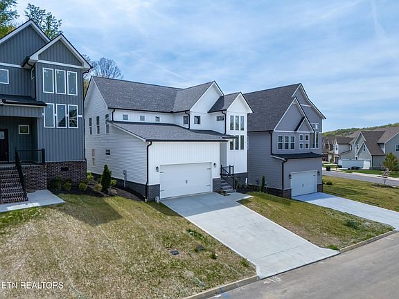 4th image of 12516 Dalton View Ln