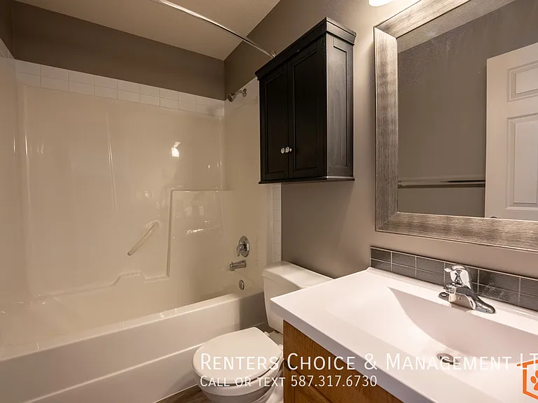 113 Silkstone Rd W #4 — Photo 11