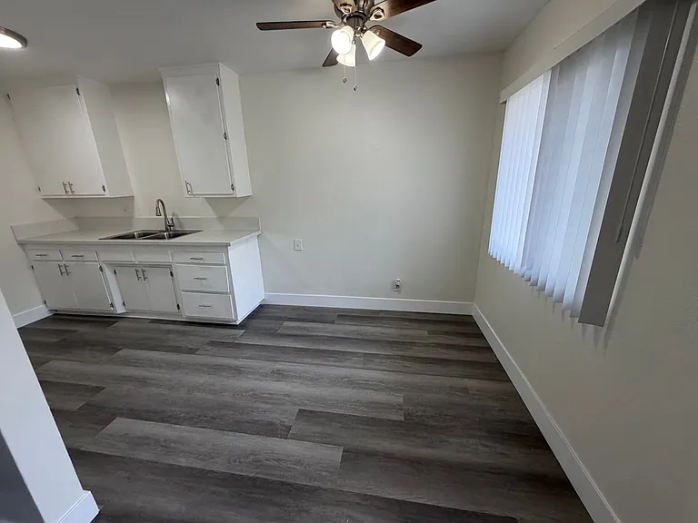 8028 Boer Ave — Photo 4