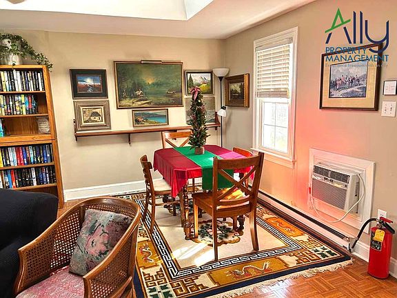 5th image of 437 Commonwealth Dr
