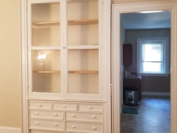 5th image of 114 Anderson Pl APT 9