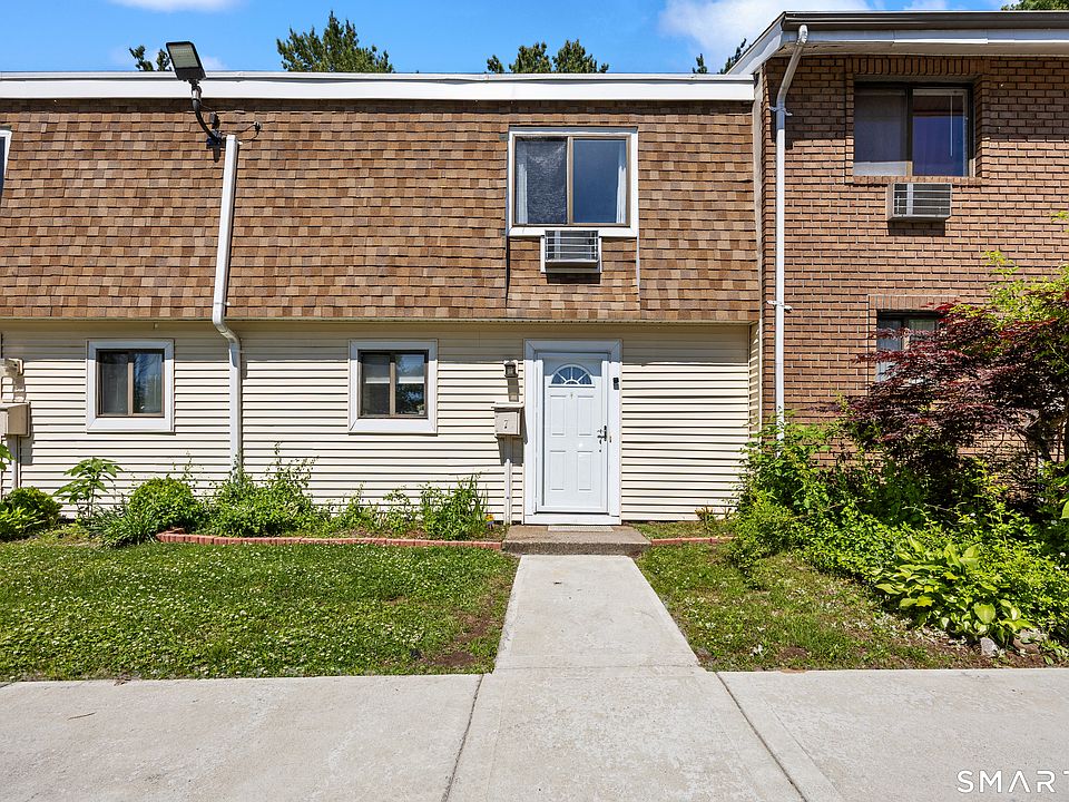 1st image of 7 Sutton Place #7