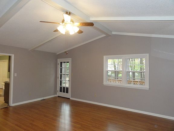 Spacious living room