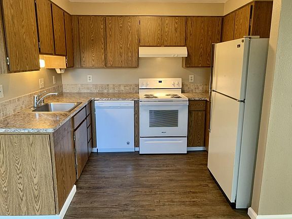 5th image of 233 NE Damson Pl #2