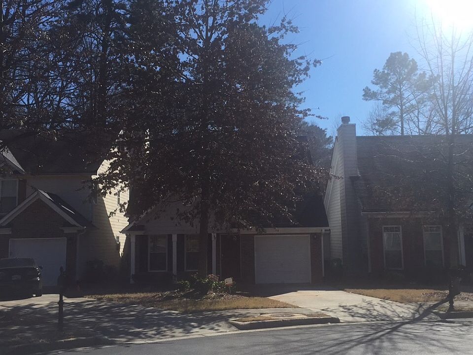 2nd image of 1384 Gates Cir
