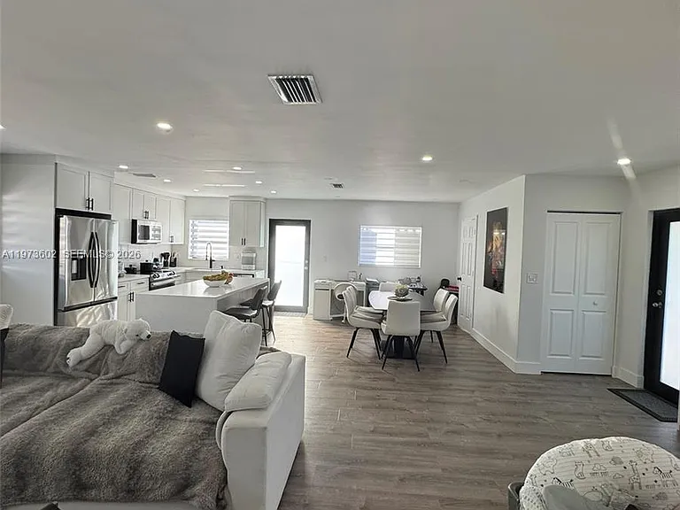 12534 SW 27th St — Photo 10