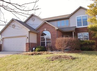 899 Cove Point Dr, Columbus, OH 43228
