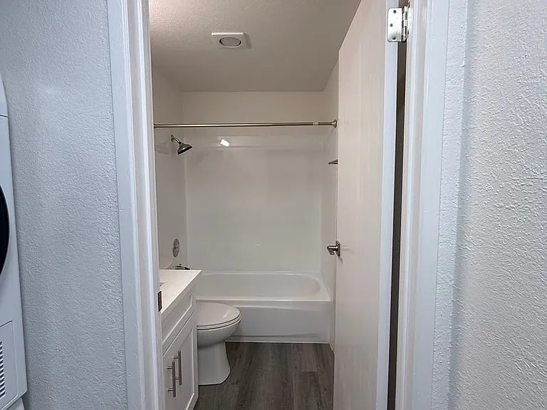 Lawton Park Villas- One month free- 2 Bed / 2 Bath Space to Live, Room to Breathe, All Yours. Mag... — Photo 27