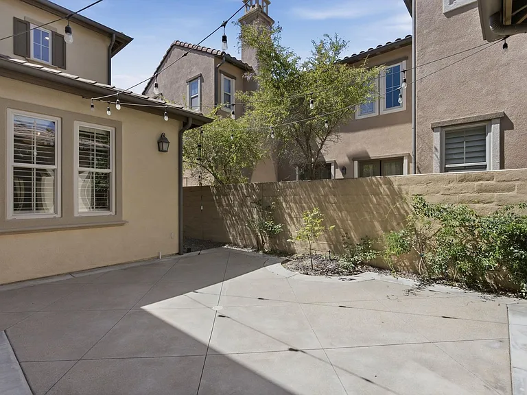 40 Paseo Lerida — Photo 4