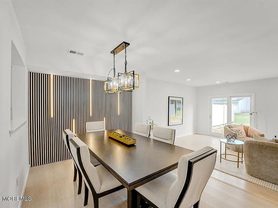 1st image of 34 Portland Pl #34