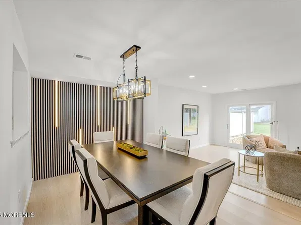 34 Portland Pl #34, Morganville, NJ 07751