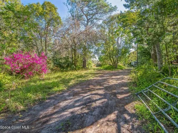 531 Harney Heights Rd, Geneva, FL 32732