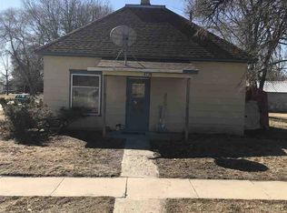 407 E 6th St, Curtis, NE 69025