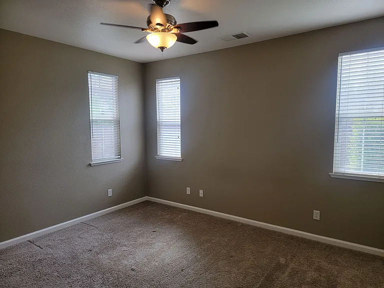 120 Soaring Hawk Ln — Photo 9