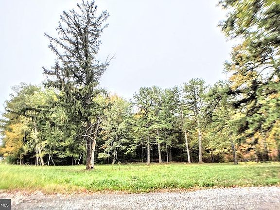 5th image of 105 Log Rd