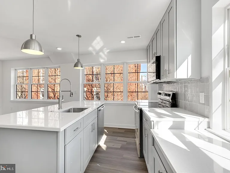 1116 S 7th St #2 — Photo 7