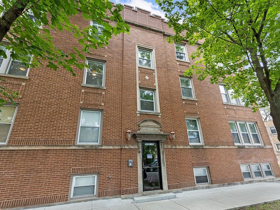 1st image of 2935 W Rosemont Ave APT 2