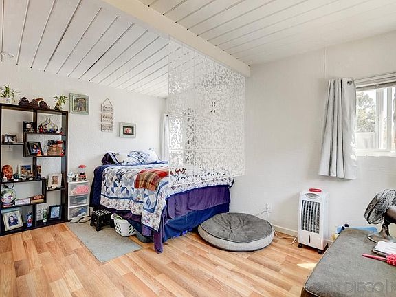 3rd image of 2754 Island Ave APT A