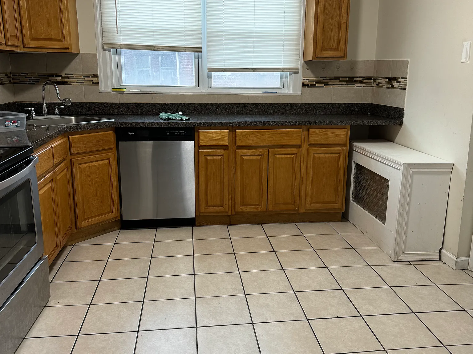 3 bed, 1292 sqft, $1,800 — Photo 2