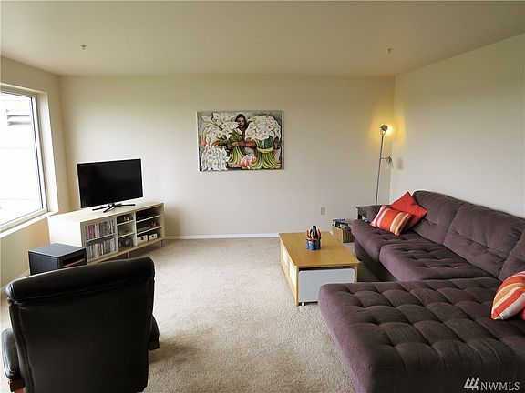 3rd image of 3201 Pacific Ave Unit 706