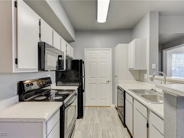 231 W Horizon Ridge Pkwy APT 2117, Henderson, NV 89012