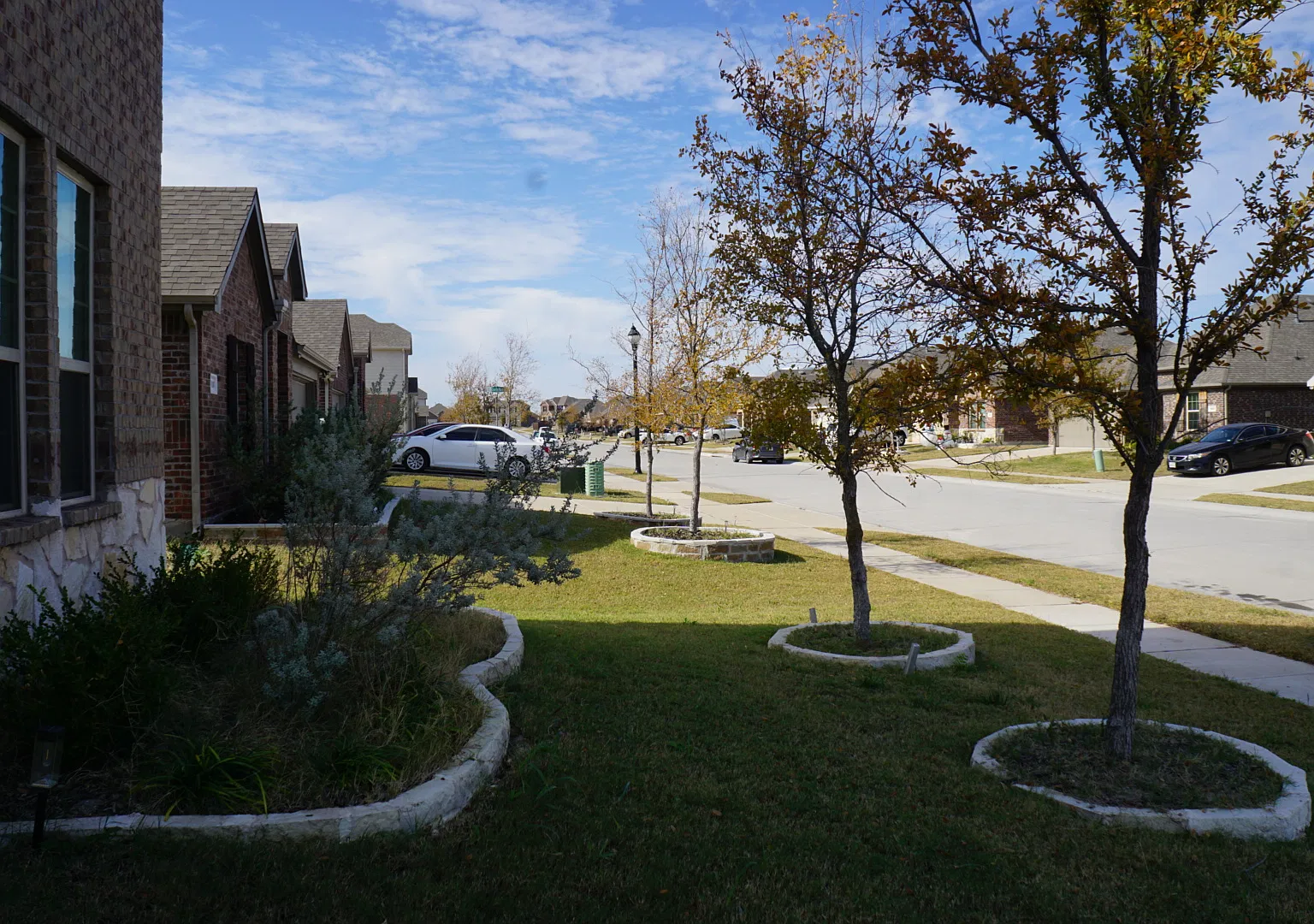 4 bed, 2192 sqft, $2,250 — Photo 2