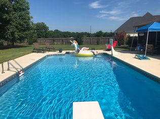 102 Limerick Dr, Warner Robins, GA 31088