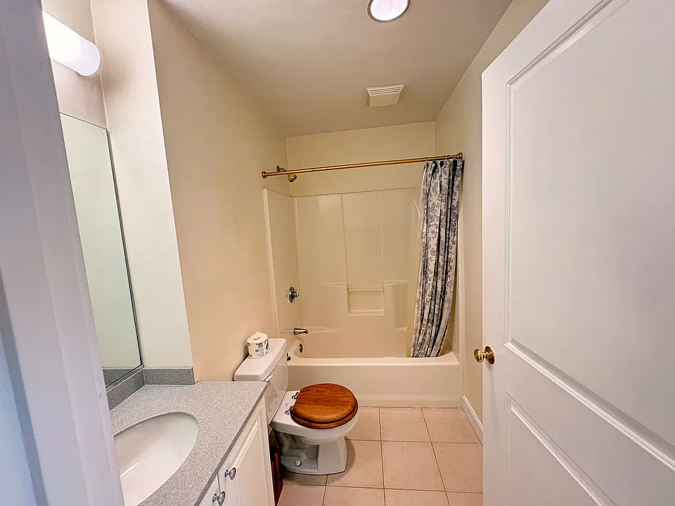 185 High St #303