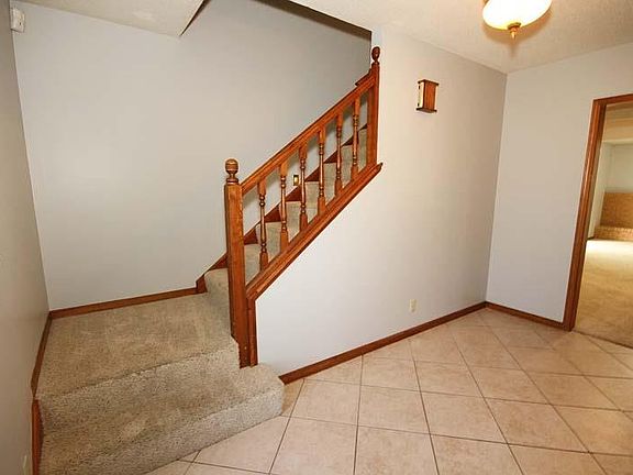 3rd image of 1405 Holly Ln