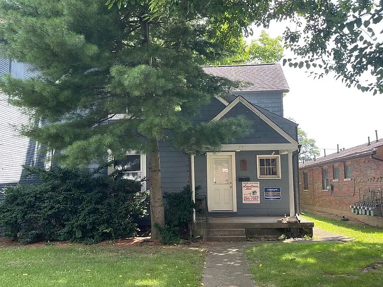 65 E Norwich Ave — Photo 53