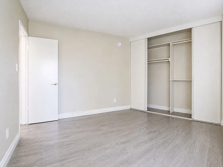18100 Roscoe Blvd Northridge, CA 91325 — Photo 21