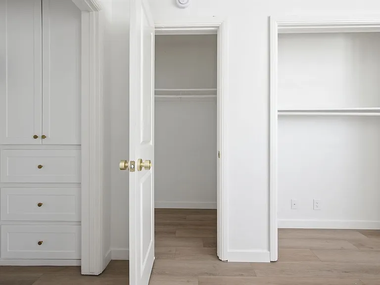 717 E Medio St — Photo 8