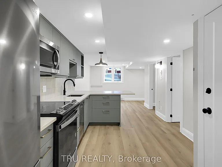 2643 Don St #B — Photo 4