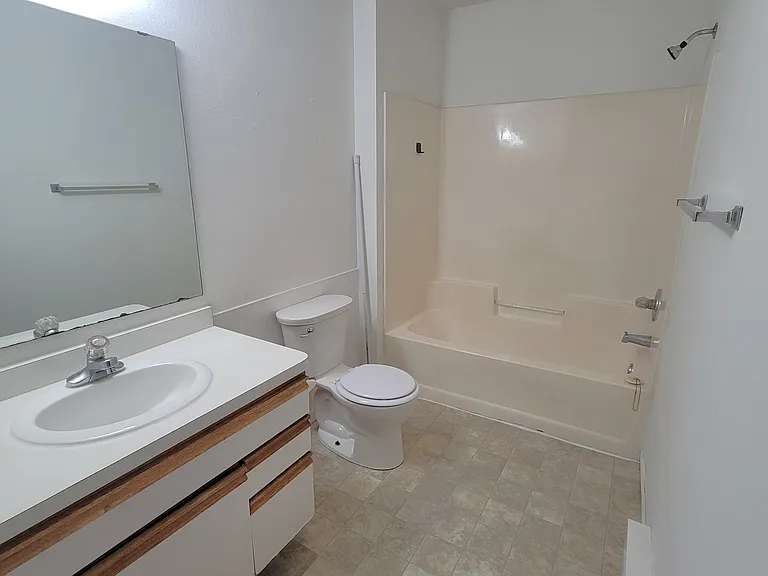 530 Spring St #B7 — Photo 9
