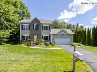 214 Wintergreen Ln, Boone, NC 28607
