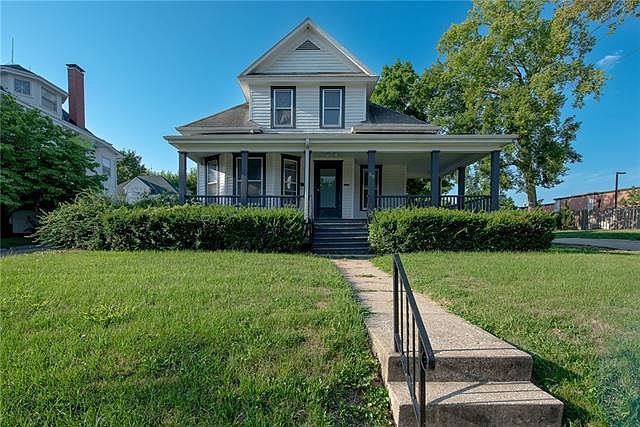 312 E Gay St, Warrensburg, MO 64093 | Zillow