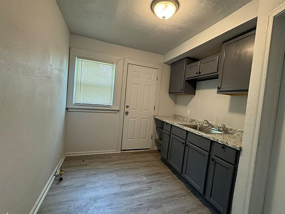 4th image of 12651 Kelly Rd