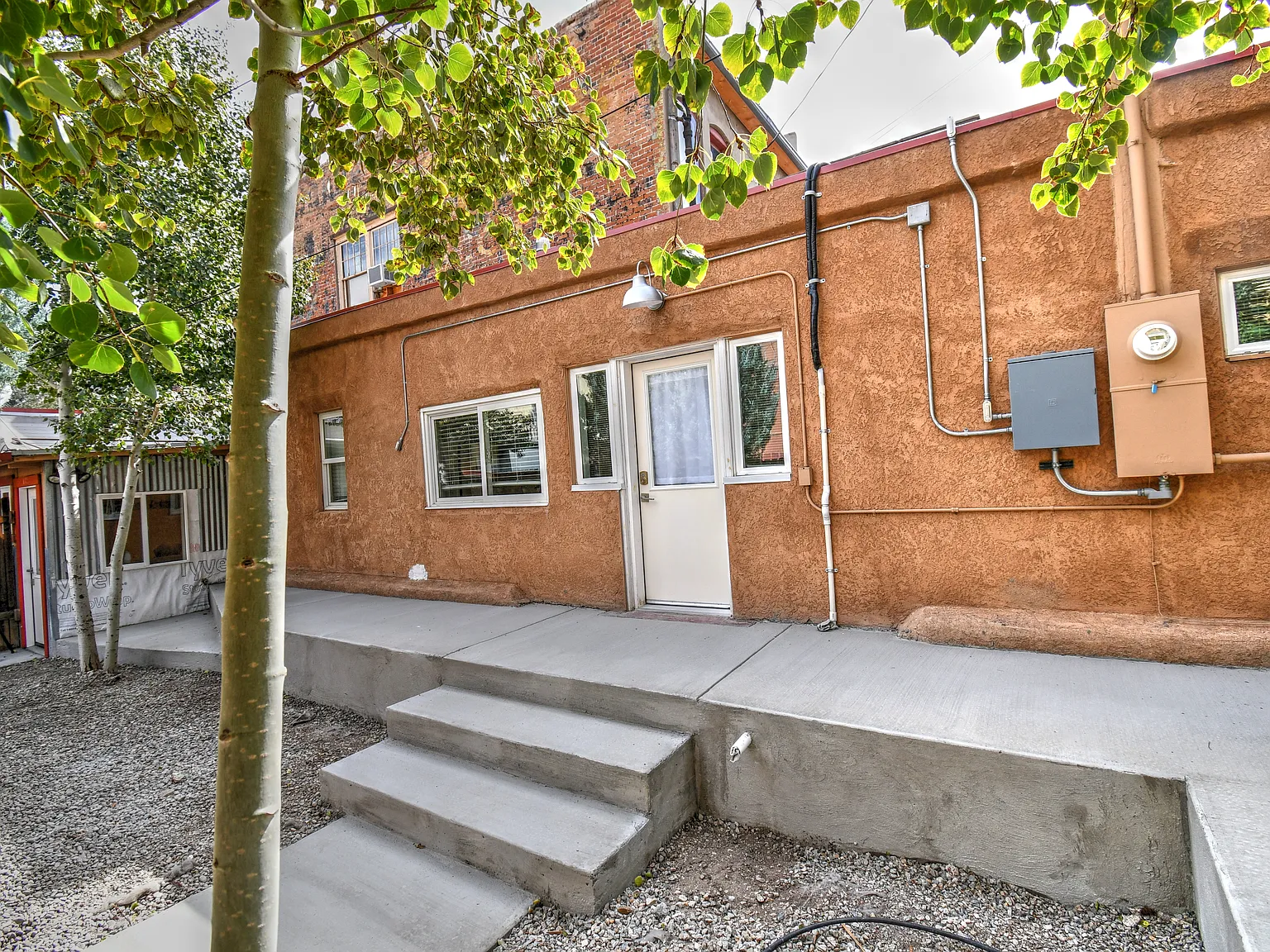 N F St, Salida — Photo 2