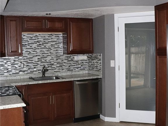 5th image of 8729 11th St NE