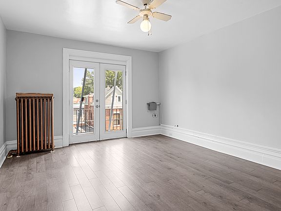 5th image of 46 Carlyle Ave #2