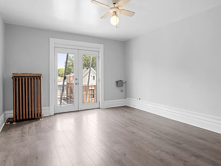 46 Carlyle Ave — Photo 14