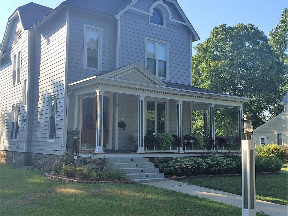 1st image of 402 S Brady St