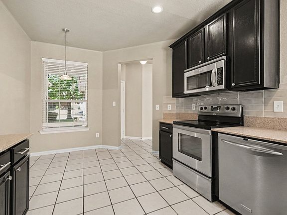 5th image of 932 Avondale Ln