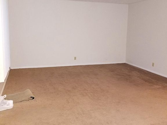 4th image of 1300 Brimfield Dr APT C2