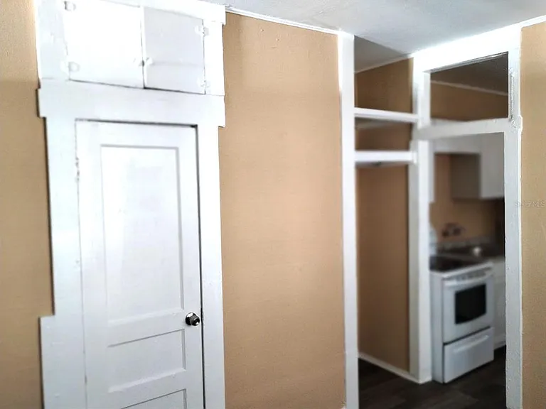 418 E Amelia Ave #D — Photo 12
